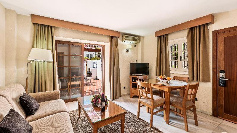 Macdonald Villacana Resort إِستيبونا الغرفة الصورة